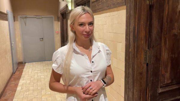 Hot and dangerous blowjob in the toilet of the shopping center from a Russian saleswoman. - anysex.com - Russia on pornsfind.com