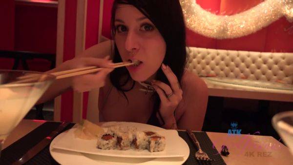 Virtual Vacation In Las Vegas With Luna Kitsuen Part 1 - hotmovs.com - Usa on pornsfind.com