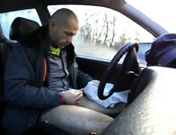 Wanking in the Car - drtuber.com on pornsfind.com