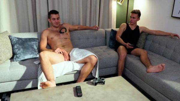 Sexy and fit stepbrother barebacks twink - drtuber.com on pornsfind.com