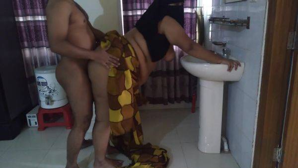 السريلانكية عمتي مارس الجنس من الصعب في ساري Sri Lankan Aunty Hard Fucked In Saree - hclips.com - Sri Lanka on pornsfind.com