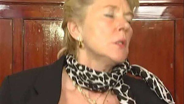 View the complete video named : Julia Reaves: Hardcore Fetish Flick - Fickomania - Full Movie