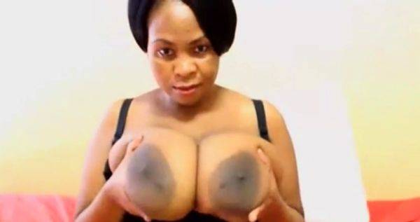 Ebony webcam girl with huge tits - drtuber.com on pornsfind.com