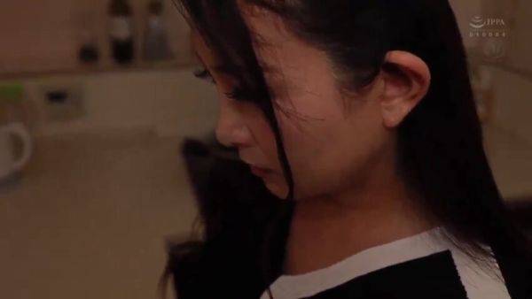 Enjoy watching uncensored scene of : HETHHREWGRHETVBWRROE047