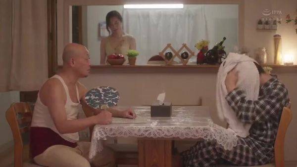 Watch this complete clip of : HETHHREWGRHETVBWRROE041