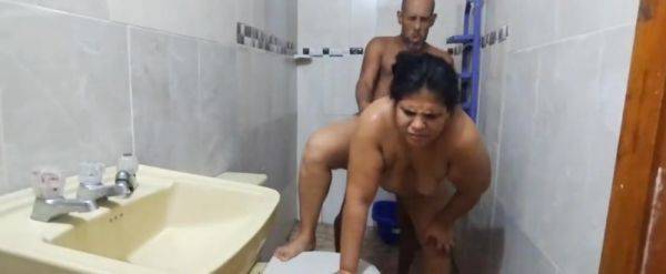 I Seduce My Disgusting Stepfather To Give Us A Nice Bath And We End Up Fucking Deliciously With His Cock In My Tight Pussy - desi-porntube.com - India on pornsfind.com