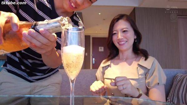 Stream this complete video of : MORESGMSGZGODHPTOA41ACHJ004