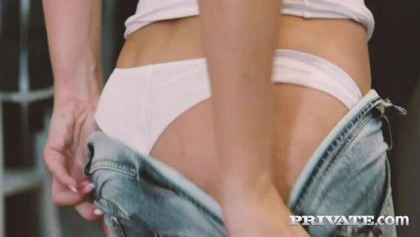 Play HD video of : Vinna Reed, a bad hairdresser but a good fuck