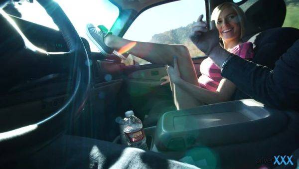 Watch hardcore movie named : Give Me A Facial - S1:E7