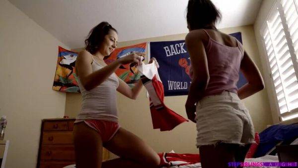 Watch full scene called : Cheer Squad - S6:E3