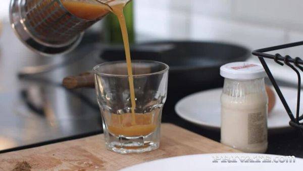 View this full scene titled : Michelle Carr, sexy girls fuck before breakfast