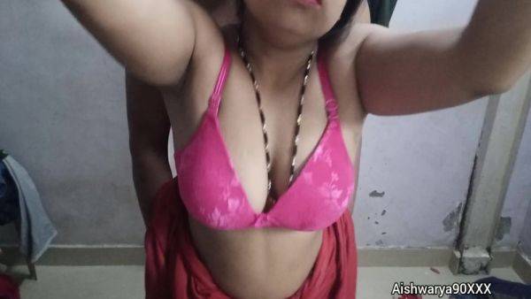 Enjoy watching uncensored video : Aishwarya Bhabhi - Indian Desi Xxx Video. Indian Desi Hot Sexy Bhabhi Aishwarya Ki Chut Ki Gatma Garam Chudai. Indian Desi Hindi Bf Video