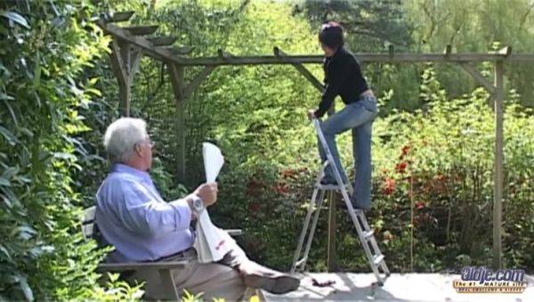 Enjoy watching complete clip named : Sex In The Park