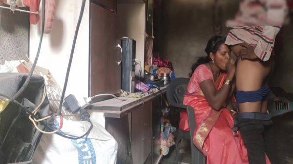 Play complete movie named : Desi Newly Hot Bhabhi Sex Videos 6 Min With Village Fuke 1