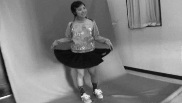 Watch full scene of : Kozue Matsushima and Natsuki Kawashima are posing