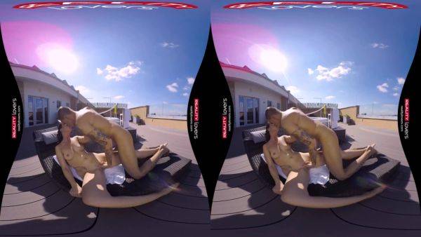 Stream this uncut video called : Carolines Hot Vr Outdoor Jacuzzi - Caroline Ardolino