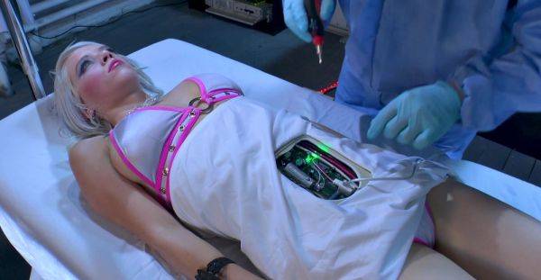 Enjoy watching hardcore scene : Busty blonde Android female gets loudly fucked