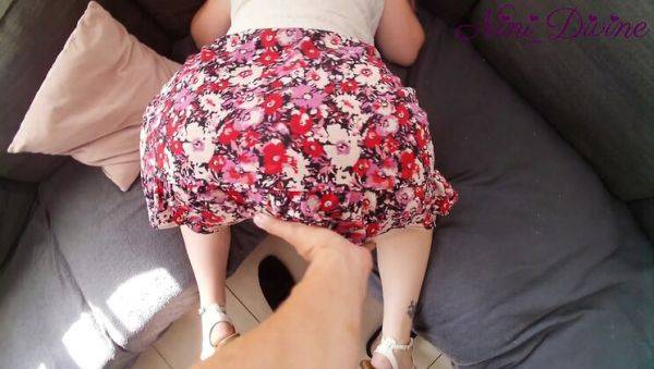 View the uncut video of : Stuck White Pawg Doggy Fuck on Sofa - Nini Divine Gets Anal POV