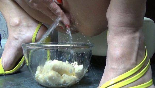 Enjoy watching the uncensored scene of : AnnaBUST Extreme Pissing & Banana Fetish - Amateur MILF Golden Shower & Food Play