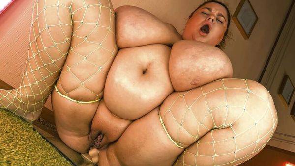 Play the complete video titled : Anna Katz Double Penetration Anal Ride Squirting Orgasm