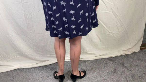 Stream uncut clip named : Mrs Mature Amateur Homemade Slow Strip to Vintage Lingerie and Feet Show Pt 1