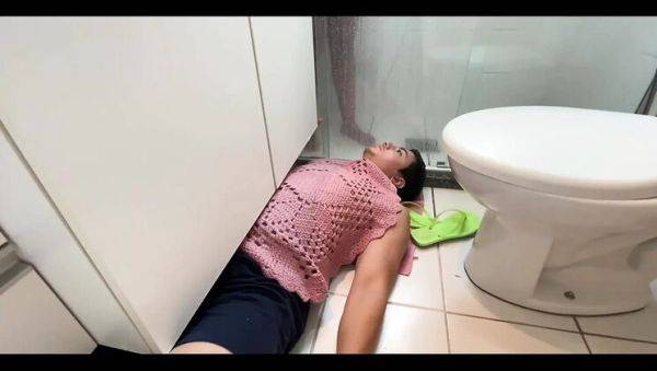 Enjoy watching complete clip : KiffaFeet Dominates Foot Slave After Shower - Trampling & Worship in HD