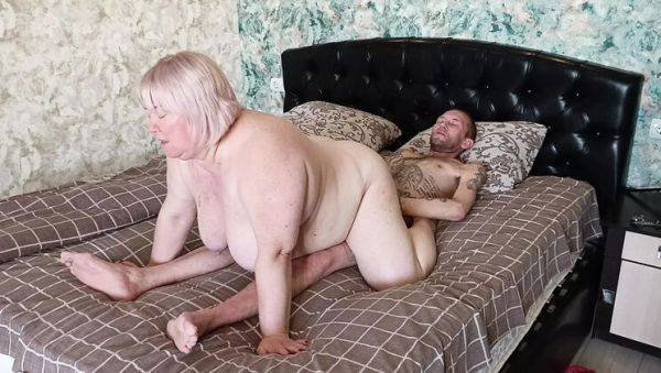 View full video titled : Neighbor MILF Zona901 Sucks Dick and Gets Fucked Cowgirl Pose