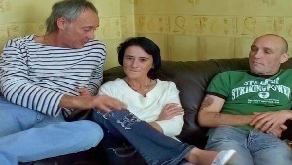 Enjoy watching HD clip named : Petite Housewife Makeover for Threesome with Ben Dover - Amateur MILF Blowjob & Fingering