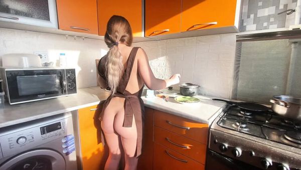Enjoy watching the HD scene of : Montanasvibe Blonde Teen Wife Washes Dishes Naked Then Gets Fucked Hard in Kitchen