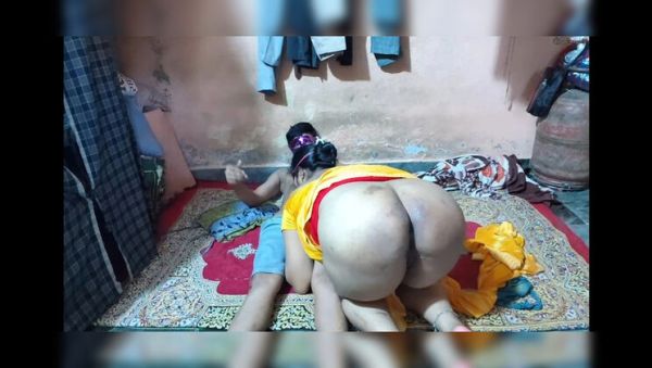 Play the complete clip called : Desi Bhabhi Priya seduces neighbor boy for wild sex in homemade Indian video