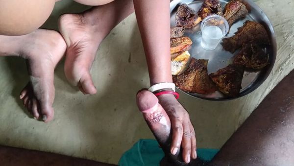 Stream the complete movie titled : Desi Bhabhi Drunk and Sucking Cock - Yousokhona Homemade Indian Sex