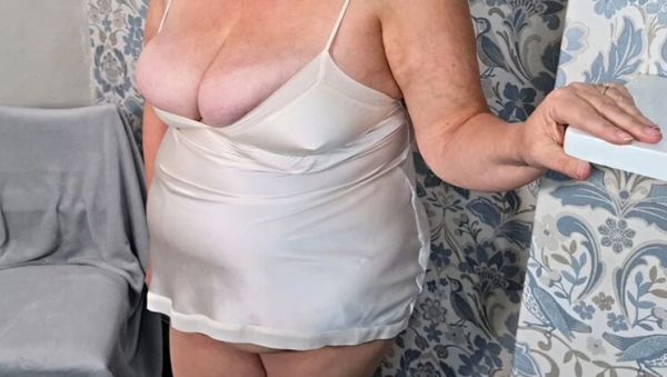 Play uncut movie of : Amateur BBW Wife Homemade - Bury Your Face in Her Massive Natural Tits
