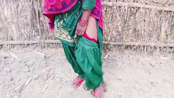 Stream the complete movie named : Bihar Tr Xhtad Village Nomita Bhabhi Fingerings Outdoors With Village Bhabhi