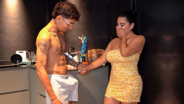 Enjoy watching the complete clip named : MILF Maid Gives Boss's Son Blowjob For Raise - Thiago Lopez & Issane