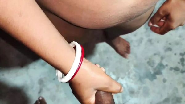 Enjoy watching this full clip named : Desi Bhabhi Gets Filled by Big Cock in Doggy Style - Indian Aunty Anal Fucking