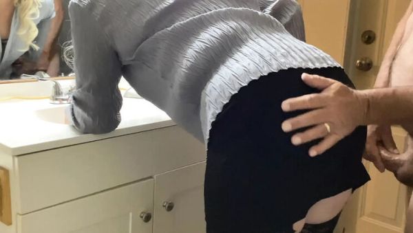 View hardcore clip of : Homemade Anal Fuck with Mature Blonde in Stockings Before Work