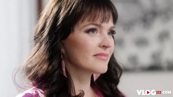 Stream the hardcore movie titled : Krissy Lynn Seduces Maximo Garcia For His Massive Cock In Horny MILF Scene