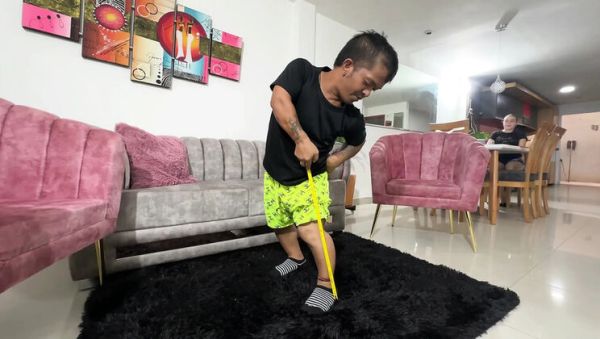 Stream the HD movie of : Naughty Pregnant Stepsister Measures My Giant Cock Thinking It's Small - Chiky & Julianaburning