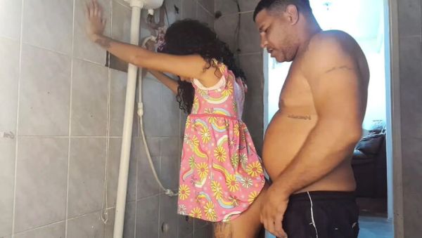 Watch this uncensored clip of : Leo Ogre Anal Fuck with Skinny Teen Karinamello and Bebes Vagabundas in Homemade Brazilian HD