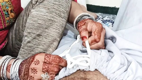 Play the full scene called : Muslim Mistress Gets Dirty With Servant In Hotel - Desi Handjob & Big Cock Action