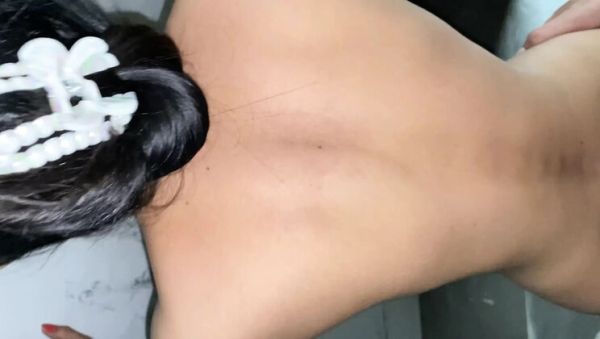 Play uncensored video of : Desi Girlfriend Bathroom Fuck and Pee Fun with Desifilmy45