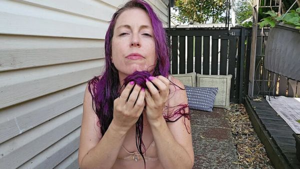 Play the complete clip named : Nerdy Faery's Piss and Snot Covered Hair Outdoor Solo Fetish