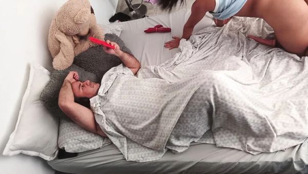 Play this uncut movie of : Horny Stepdad Fucks My Tight Pussy - Dajann_jobs & Maleja Fox Amateur Latina Sex