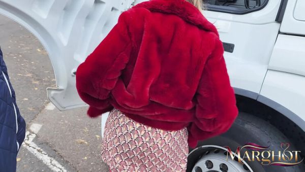 Play this uncensored scene : Sexymarghot Public Truck Fuck: Amateur MILF Blowjob & Riding in Parked Cab