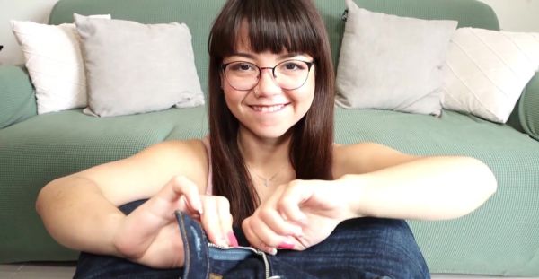 Stream the full scene of : Mochi Mona, the p***e star, handles a big dick with her signature energy.