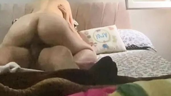 Watch HD scene named : Homemade Couple Waking Up With Rough Doggy Style And Moaning
