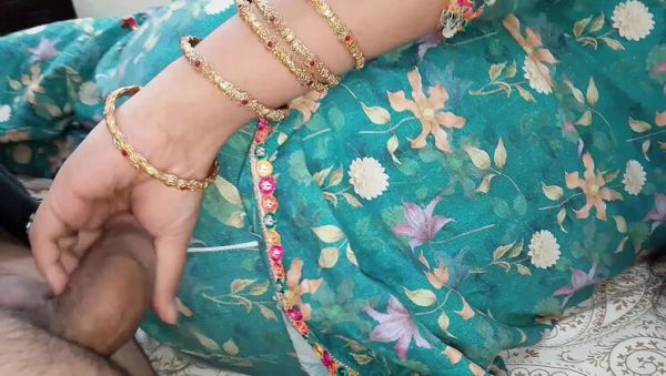 Stream uncensored clip named : Stepson Sneaks Into Stepmom's Room For Rough Creampie - QueenbeautyQB Big Ass Doggy Style