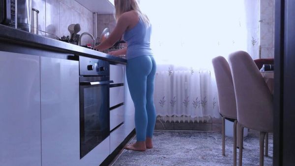 Enjoy watching the complete clip called : Stepbrother hard fucks teen stepsister in kitchen and creampies her tight pussy