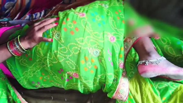 Play the full scene named : Desi Bhabhi in Green Saree Takes Brother's Big Black Cock in Her Pussy - Hot Village Sex