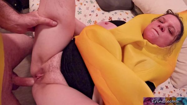 Stream the complete scene of : Anal Sex With Stepmom On Halloween With Erin Electra